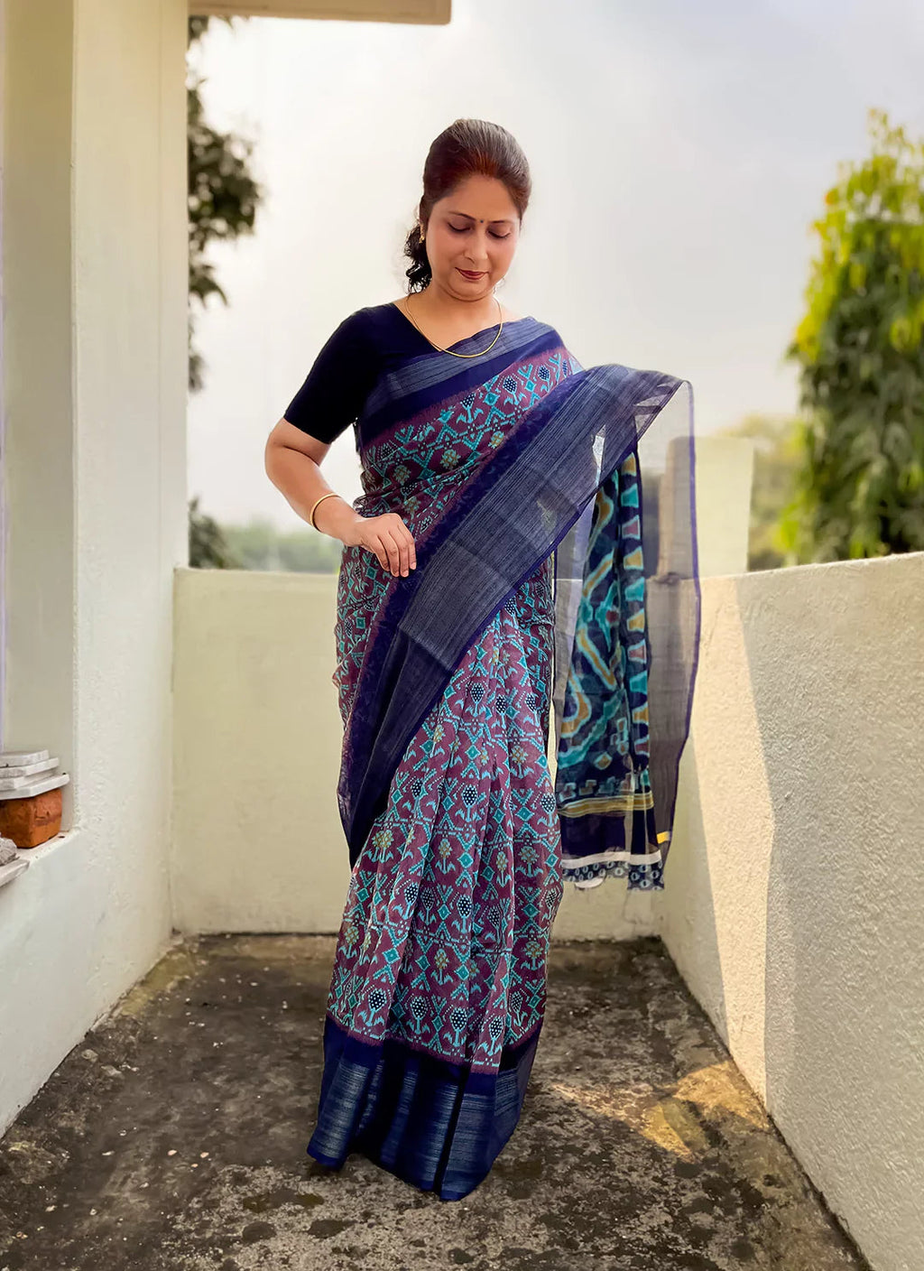 Folk Art Print Linen Cotton Saree treevesto