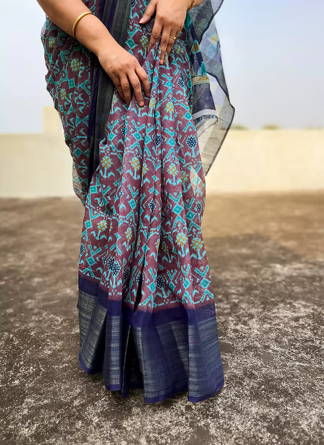 Folk Art Print Linen Cotton Saree treevesto