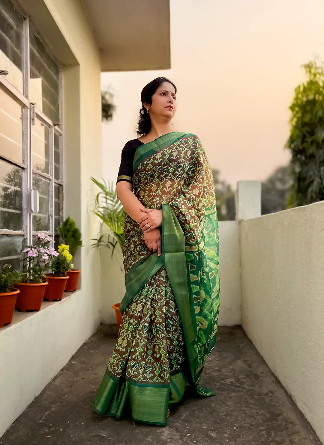Folk Art Print Linen Cotton Saree treevesto