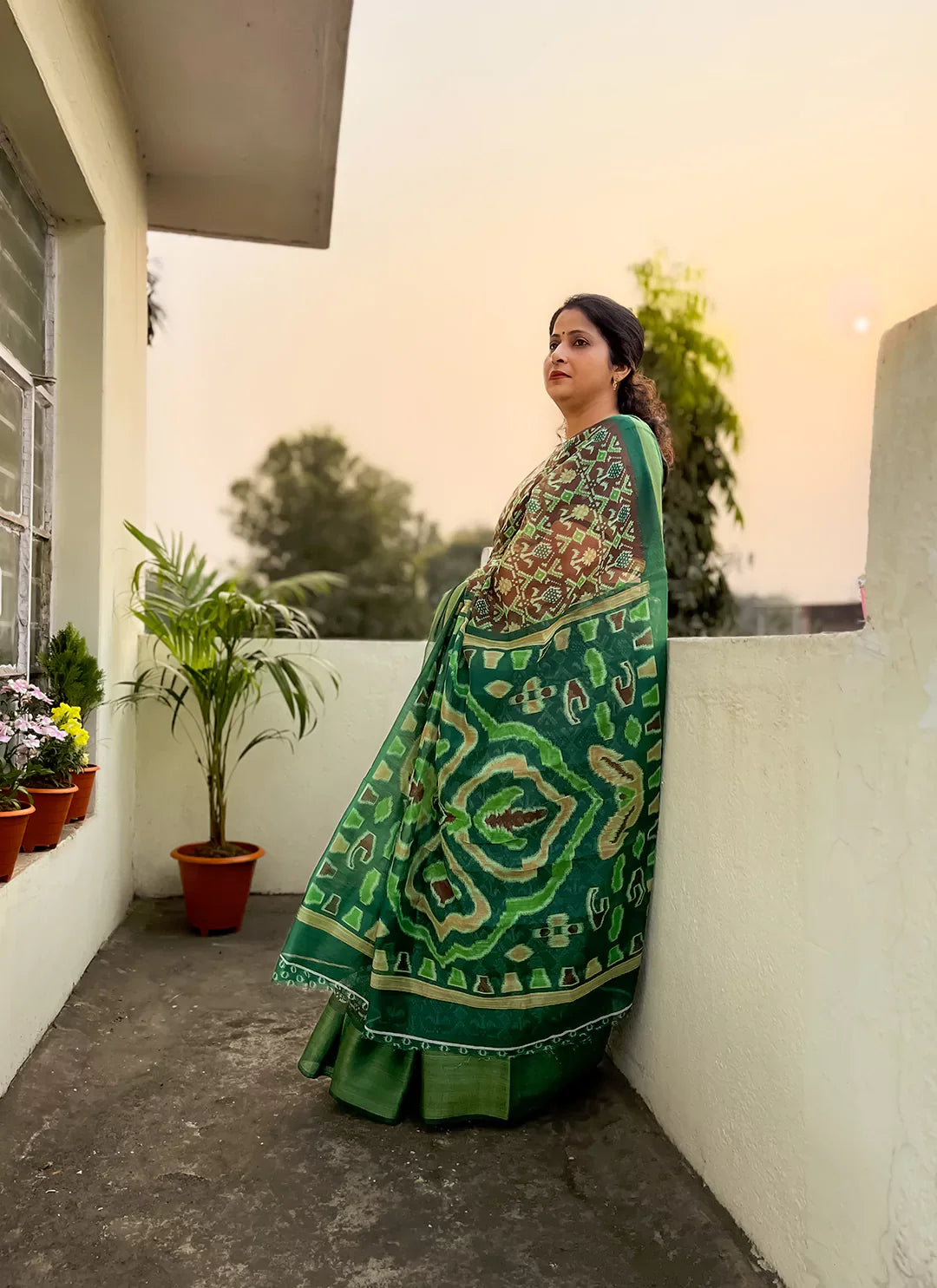 Folk Art Print Linen Cotton Saree treevesto