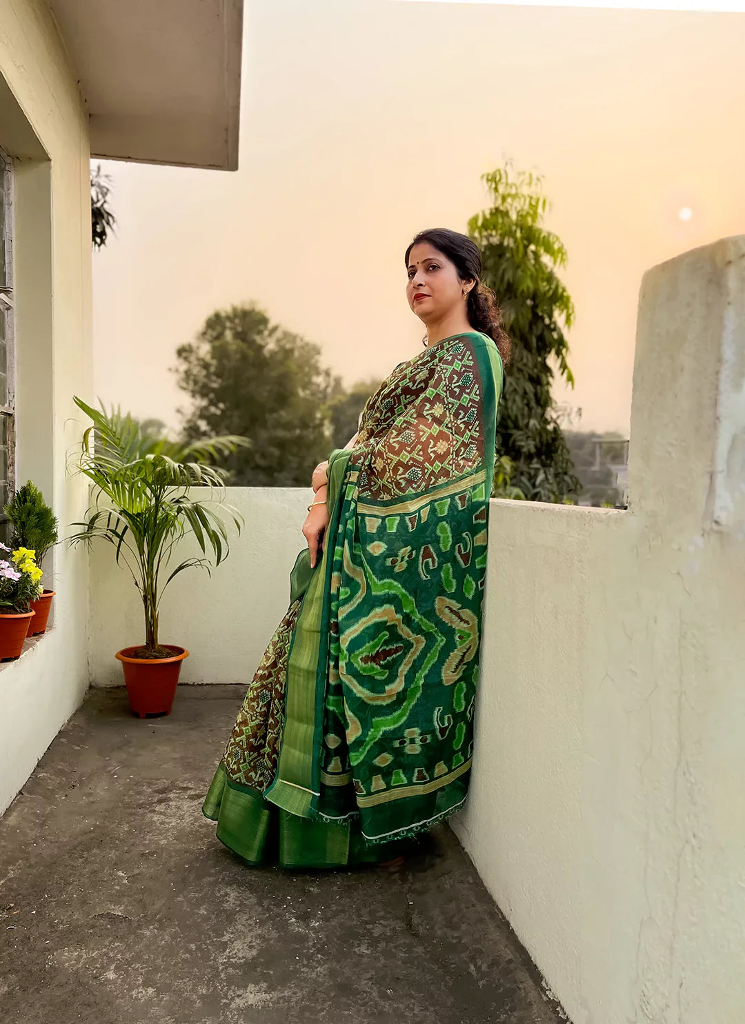 Folk Art Print Linen Cotton Saree treevesto