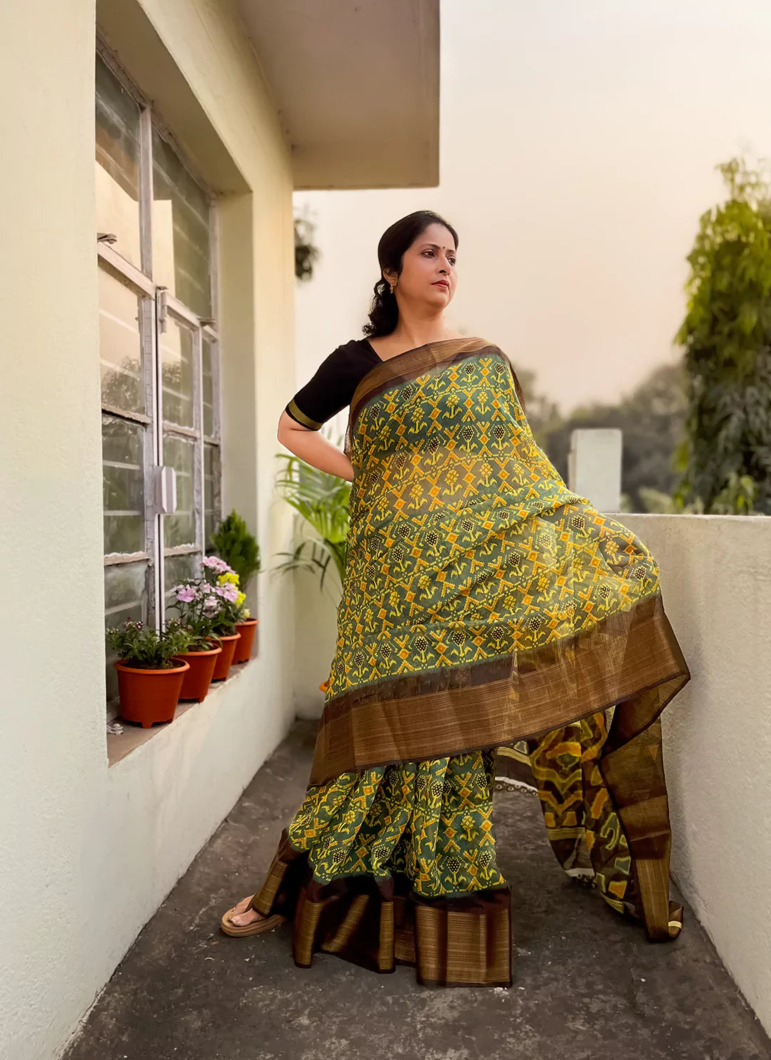 Folk Art Print Linen Cotton Saree treevesto