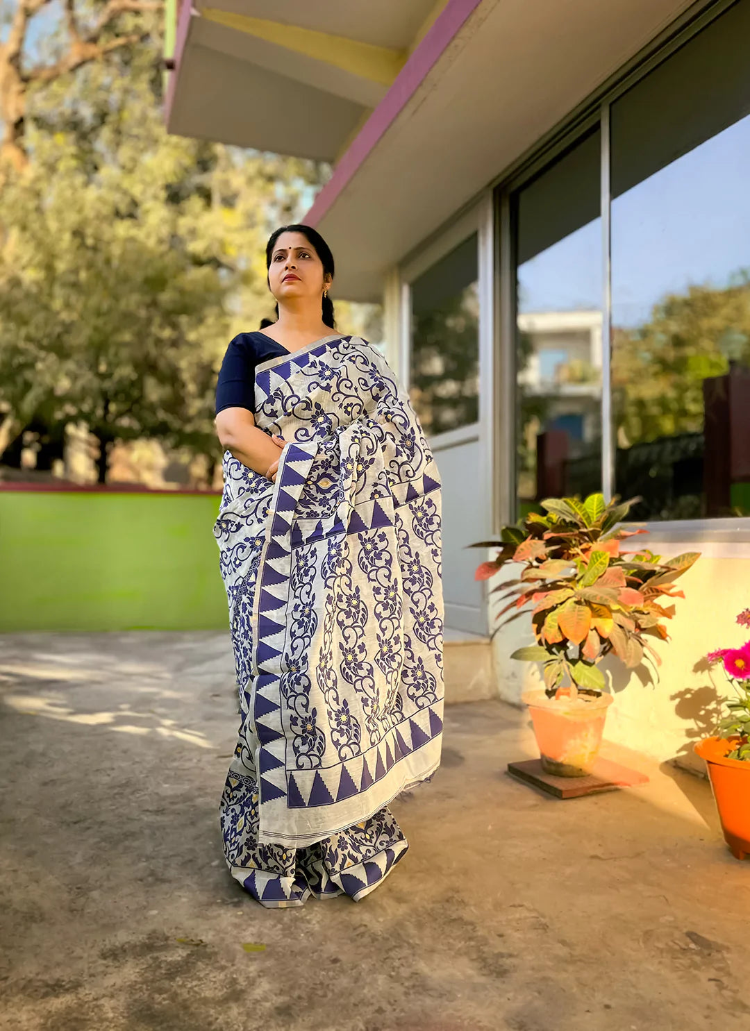 White Cotton Jamdani Saree With Navy Blue Resham Thread Work - TREEVESTO