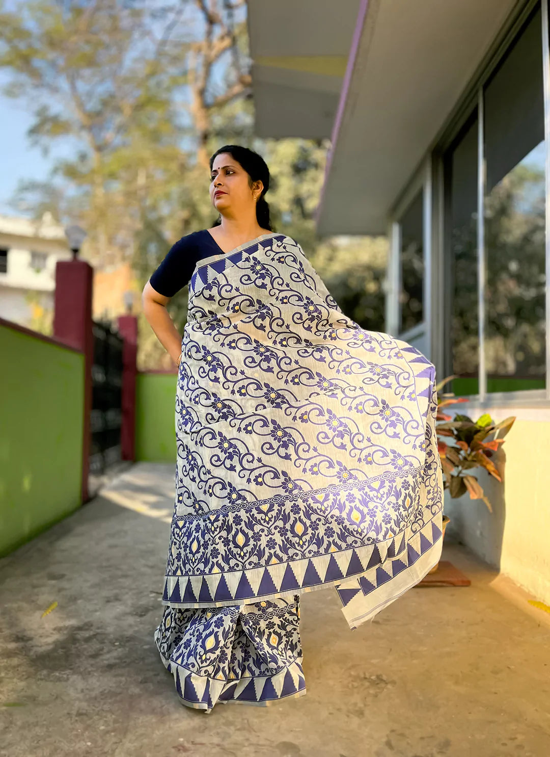 White Cotton Jamdani Saree With Navy Blue Resham Thread Work - TREEVESTO