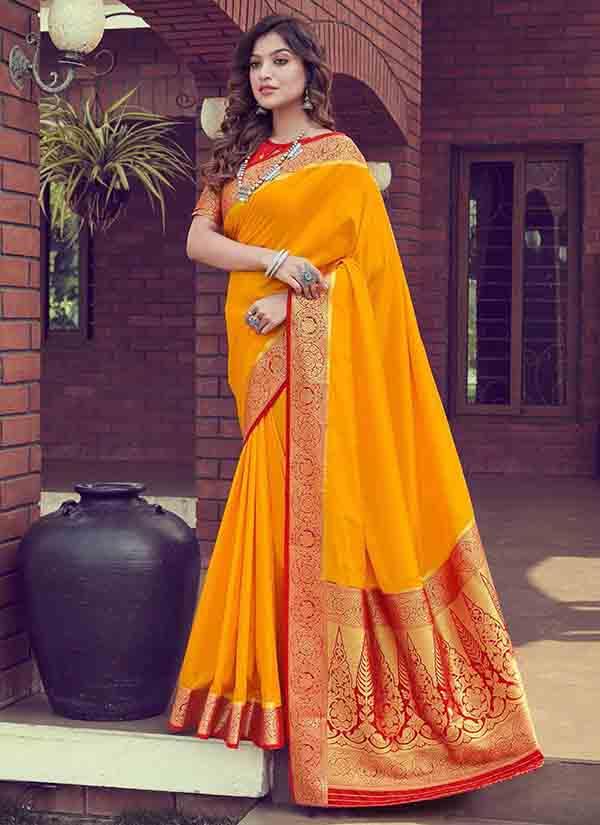 Yellow Pure Silk Saree With Heavy Pallu
